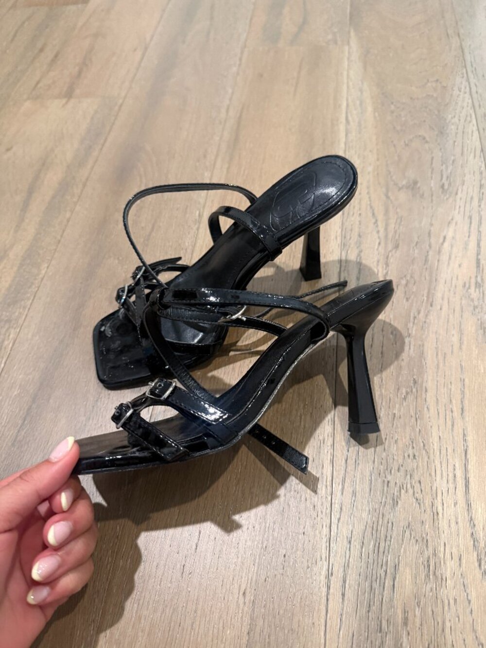 Black strappy heels sz 6